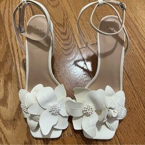 A New Day Women's White Floral Sandals